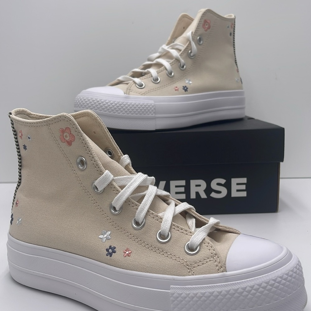 Converse Women's Cream High-Top Platform Sneakers A14265C
CTAS LIFT HI
LIGHT DUN - Picture 14 of 16